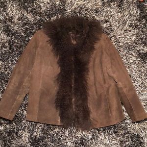 Chocolate brown 💯% Suede & Mongolian fur Trim 💅